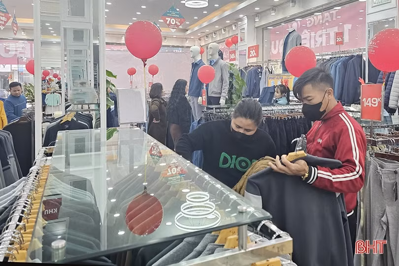 “Nóng” thị trường sản phẩm chống rét ở Hà Tĩnh