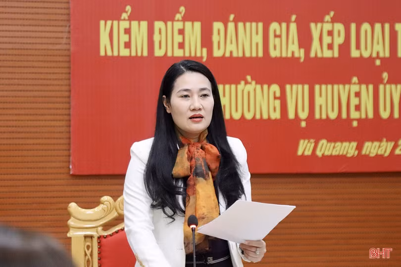 Thường trực Tỉnh ủy dự hội nghị kiểm điểm tập thể, cá nhân tại Sở LĐ-TB&XH và huyện Vũ Quang