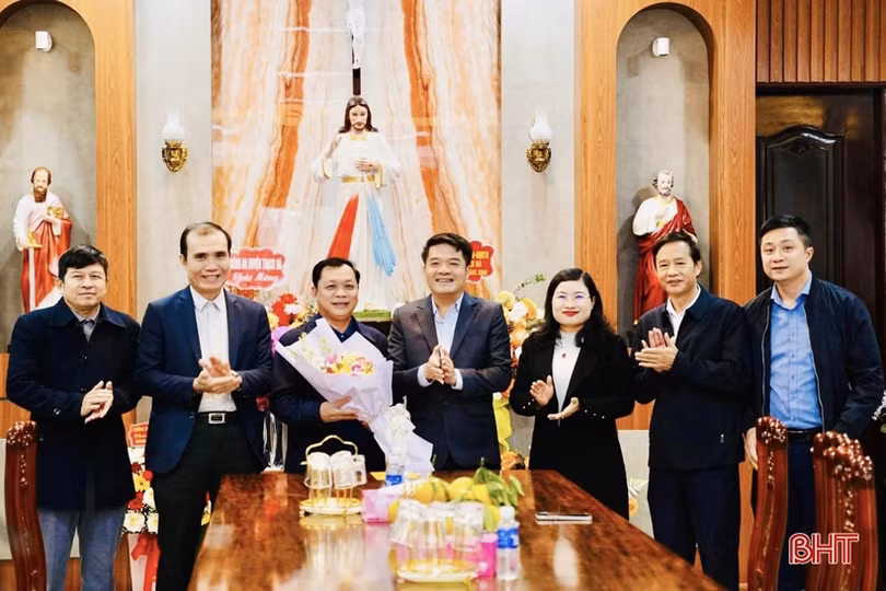 Bà con giáo dân Hà Tĩnh mừng đón Giáng sinh