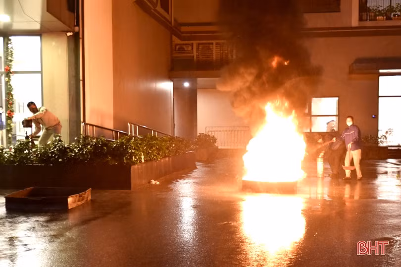 Diễn tập chữa cháy tại chung cư Vinhomes New Center Hà Tĩnh