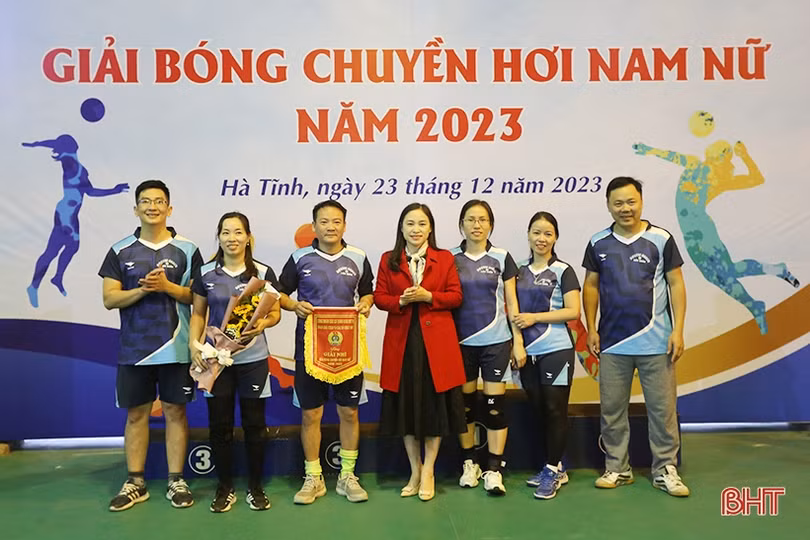 LĐLĐ tỉnh vô địch giải bóng chuyền khối mặt trận, đoàn thể
