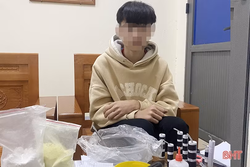 Liên tiếp phát hiện học sinh mua bán tiền chất chế tạo pháo