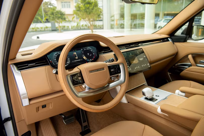 Range Rover SV trình làng tại Việt Nam, giá từ 16,869 tỷ đồng