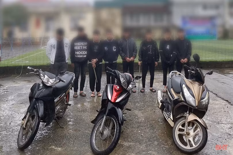 Bắt nhóm đối tượng bịt khẩu trang, dùng hung khí chém người