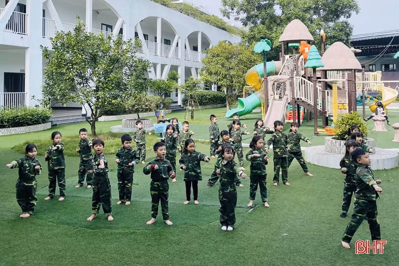 “Một ngày làm chiến sỹ” của học sinh mầm non Trung Kiên