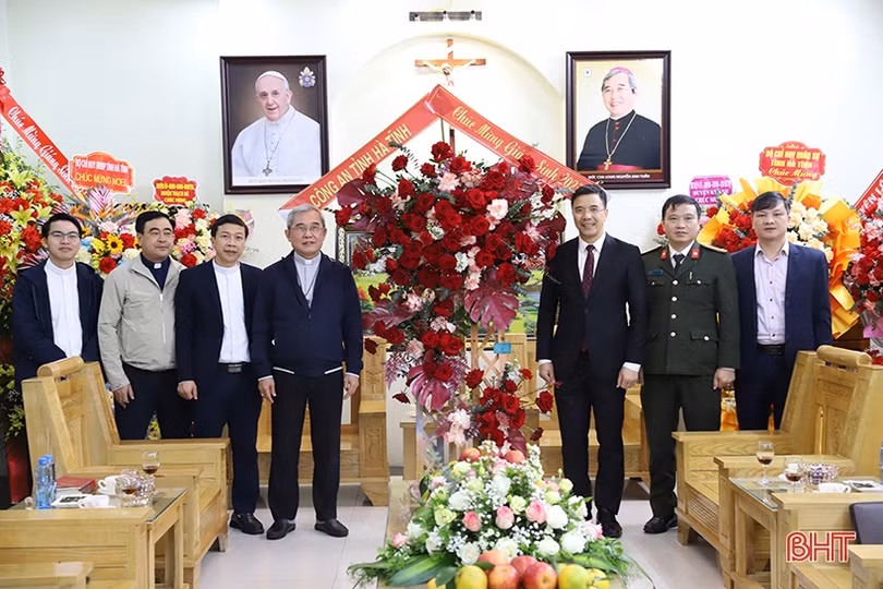 Bà con giáo dân tiếp tục chung sức phát triển quê hương