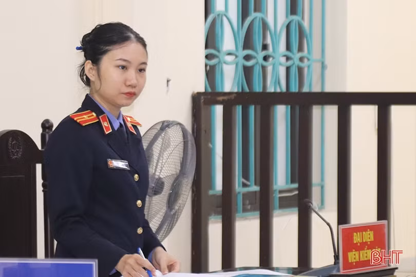 Lời xin lỗi “gió bay”...