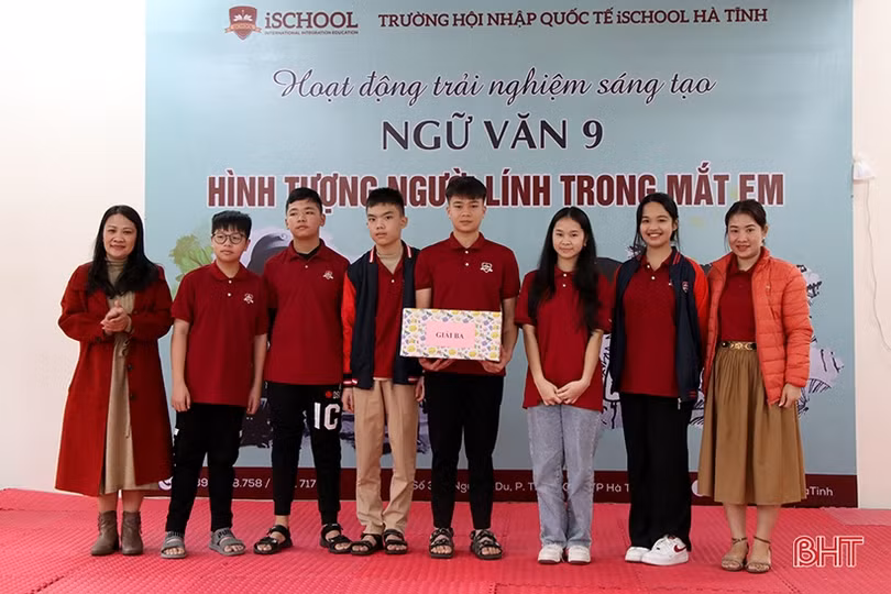 Học sinh iSchool Hà Tĩnh hào hứng với sân khấu khóa môn Ngữ văn