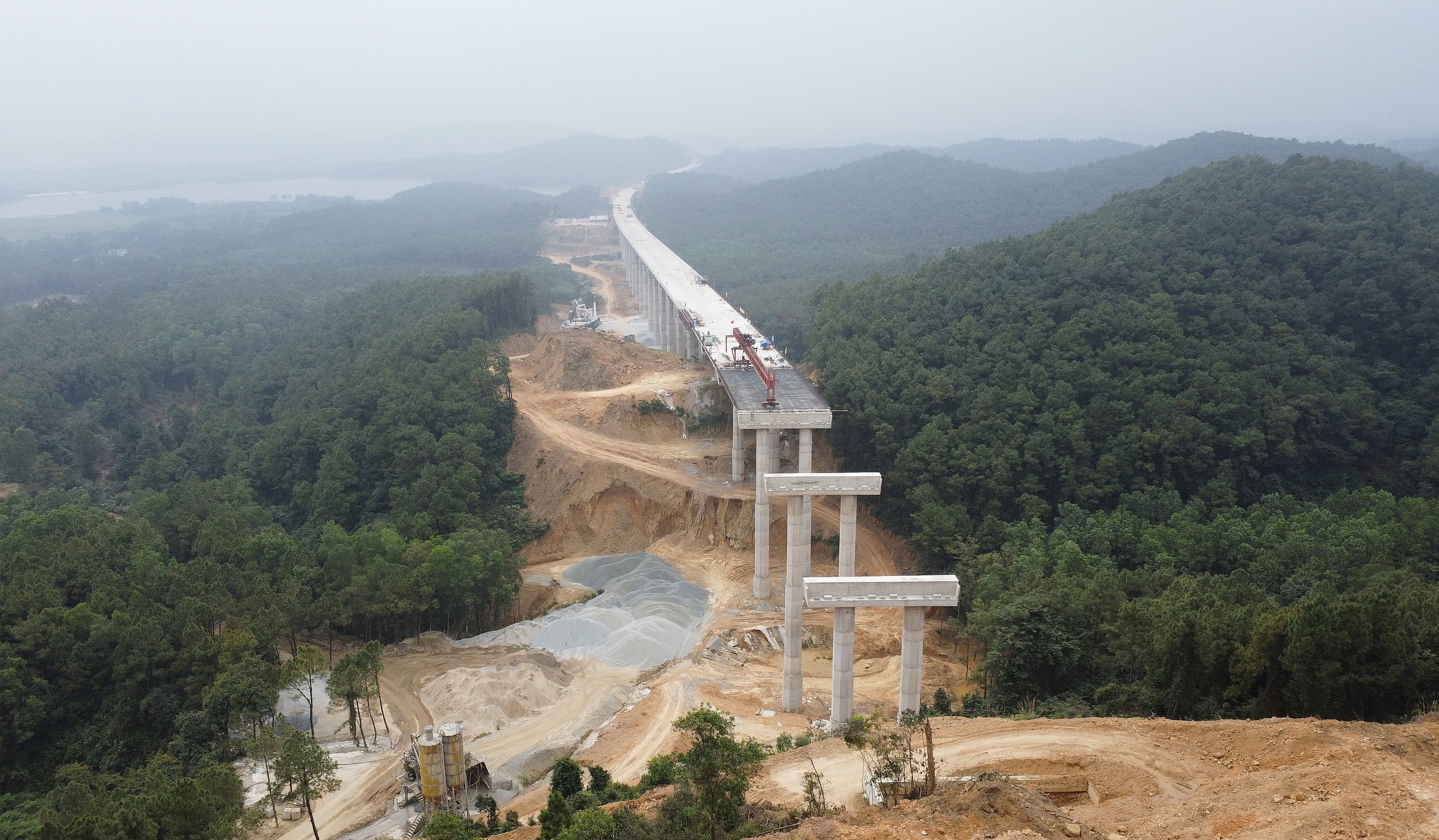 Chạy nước rút, đẩy tiến độ cao tốc Diễn Châu - Bãi Vọt- Ảnh 7. Chạy nước rút, đẩy tiến độ cao tốc Diễn Châu - Bãi Vọt