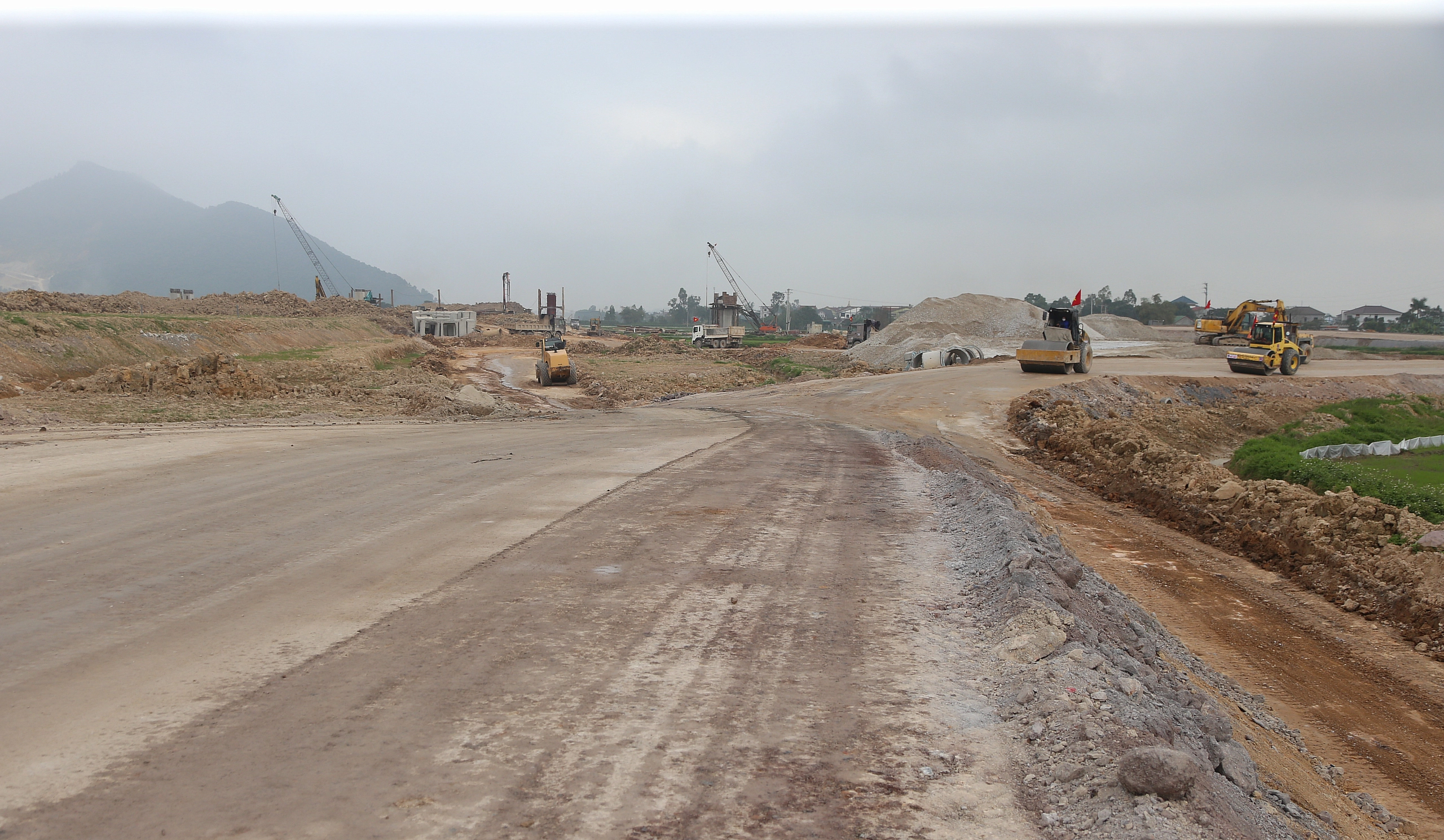 Chạy nước rút, đẩy tiến độ cao tốc Diễn Châu - Bãi Vọt- Ảnh 11. Chạy nước rút, đẩy tiến độ cao tốc Diễn Châu - Bãi Vọt