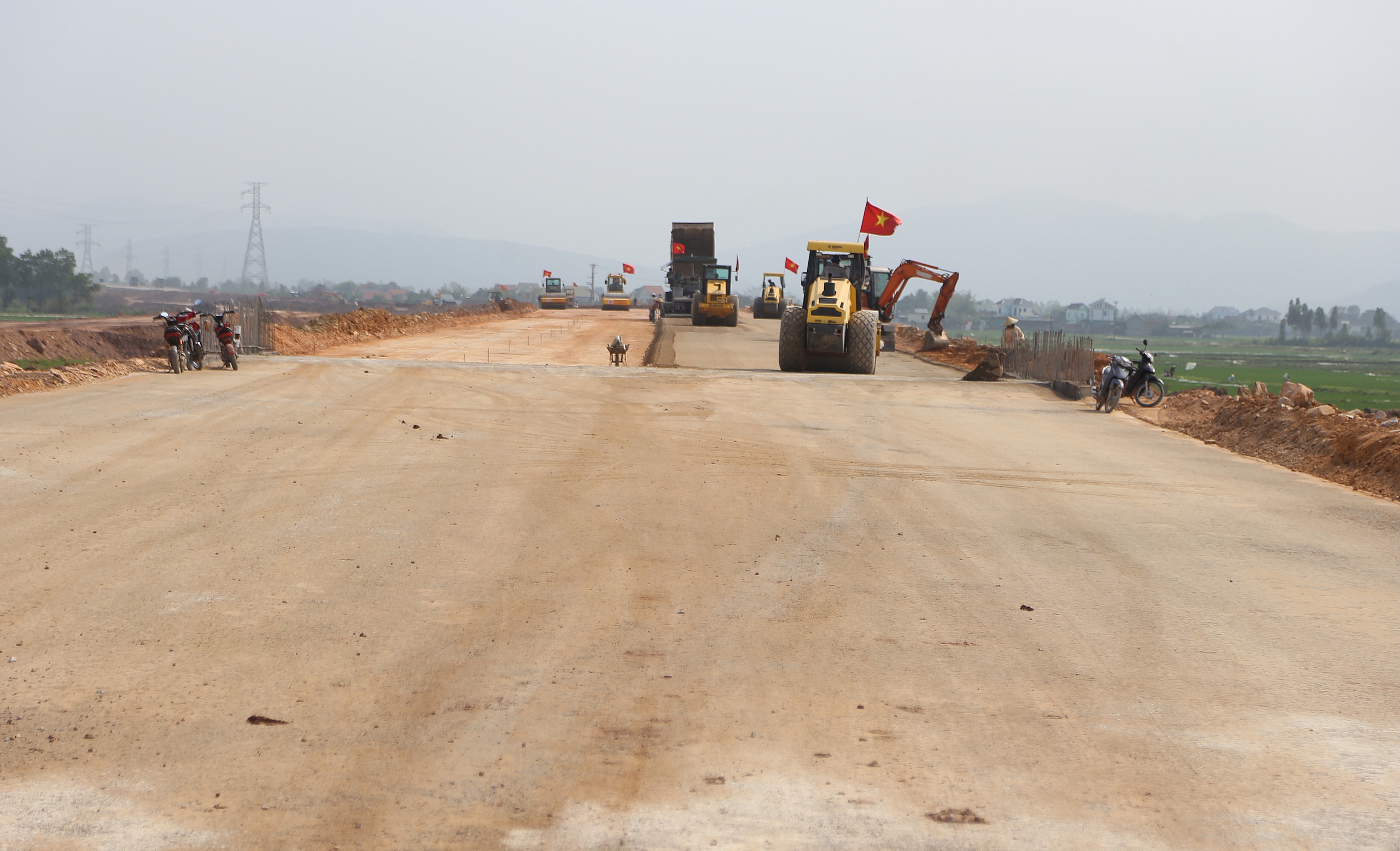 Chạy nước rút, đẩy tiến độ cao tốc Diễn Châu - Bãi Vọt- Ảnh 14. Chạy nước rút, đẩy tiến độ cao tốc Diễn Châu - Bãi Vọt