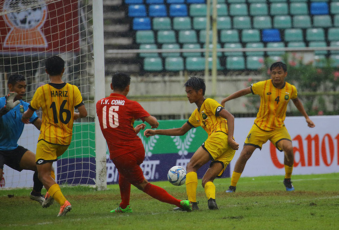 u18 viet nam da dang tan cong nen co mua ban thang