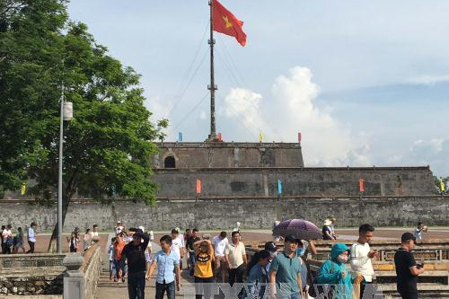 thoi tiet 8 9 mien bac tiep tuc mua mien trung nang nong