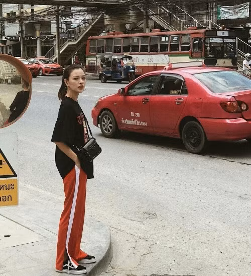 goi y dien trang phuc the thao dep va chat nhu sao viet