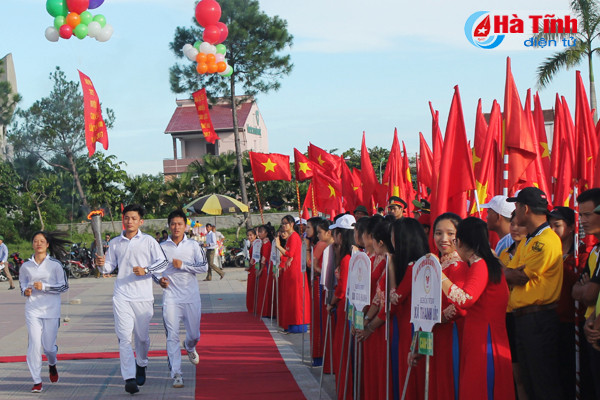 photo an tuong le khai mac dai hoi tdtt huyen can loc