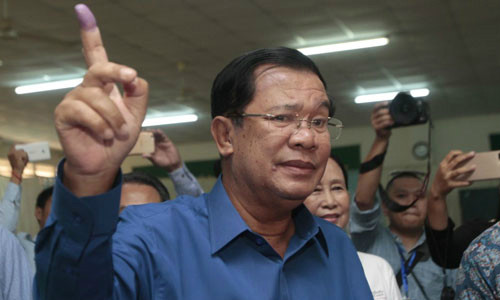 the gioi ngay qua brazil cao buoc 2 cuu tong thong toi danh moi