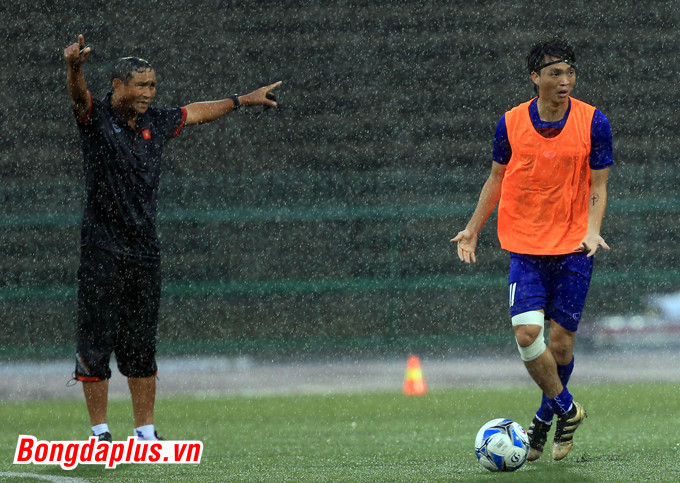 hlv mai duc chung khong giau bai dt viet nam doi mua cho don campuchia