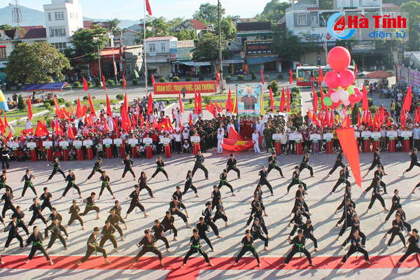 photo an tuong le khai mac dai hoi tdtt huyen can loc
