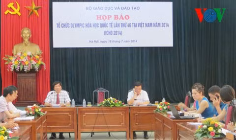 Họp báo công bố kỳ thi Olympic Hóa học quốc tế lần thứ 46 năm 2014 tại Việt Nam