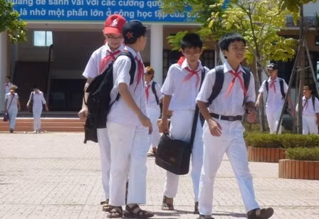 Công tác xây dựng cơ sở vật chất và trường chuẩn Quốc gia ở các nhà trường tiếp tục nhận được sự quan tâm của các cấp chính quyền địa phương