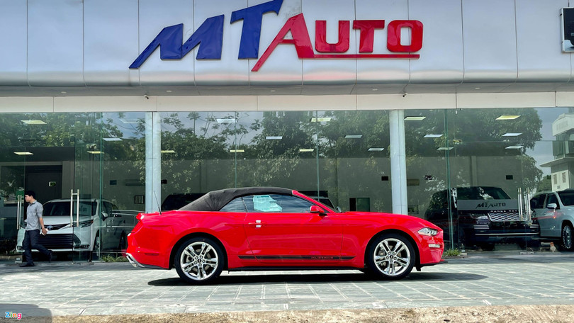 Chi tiết Ford Mustang 2021 phiên bản mui trần tại Việt Nam