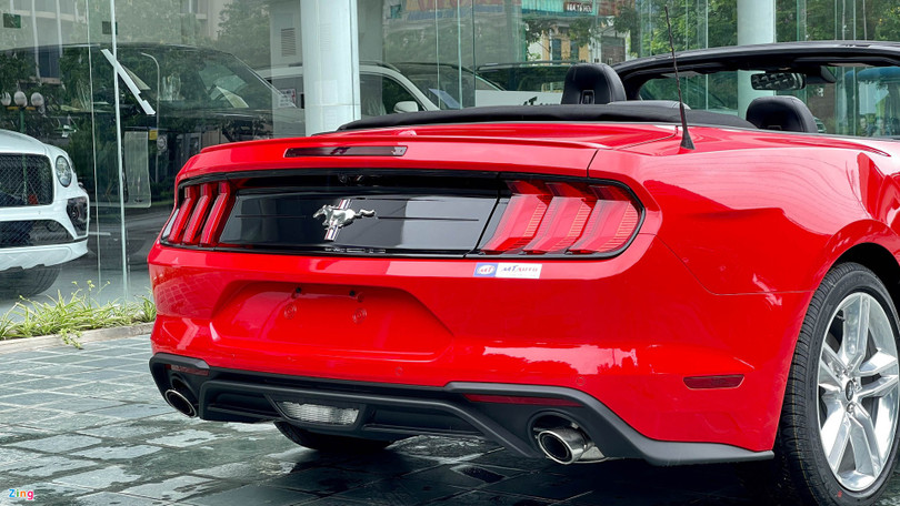 Chi tiết Ford Mustang 2021 phiên bản mui trần tại Việt Nam