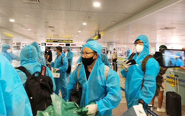 ĐT Việt Nam đã có mặt tại TP HCM, cách ly 7 ngày tại khách sạn