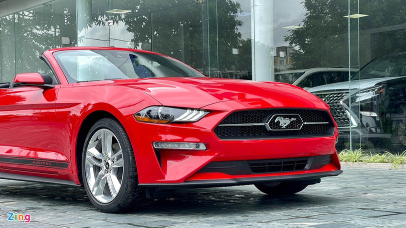 Chi tiết Ford Mustang 2021 phiên bản mui trần tại Việt Nam