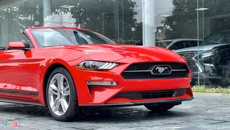 Chi tiết Ford Mustang 2021 phiên bản mui trần tại Việt Nam