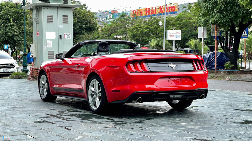 Chi tiết Ford Mustang 2021 phiên bản mui trần tại Việt Nam