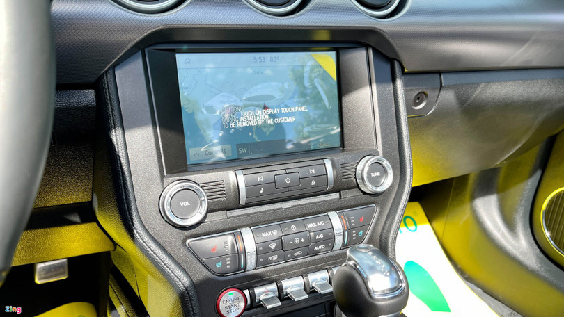 Chi tiết Ford Mustang 2021 phiên bản mui trần tại Việt Nam