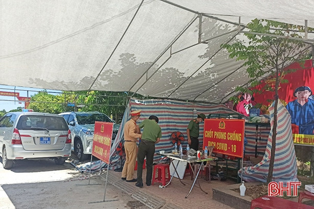 Tân Lâm Hương tháo dỡ 2/10 chốt sau khi kết thúc thiết lập vùng cách ly y tế