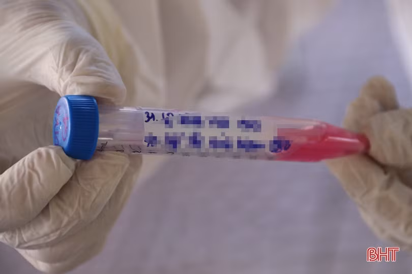 Người dân Hà Tĩnh đồng loạt đi xét nghiệm Covid-19 mở rộng từ nguồn xã hội hóa của doanh nghiệp