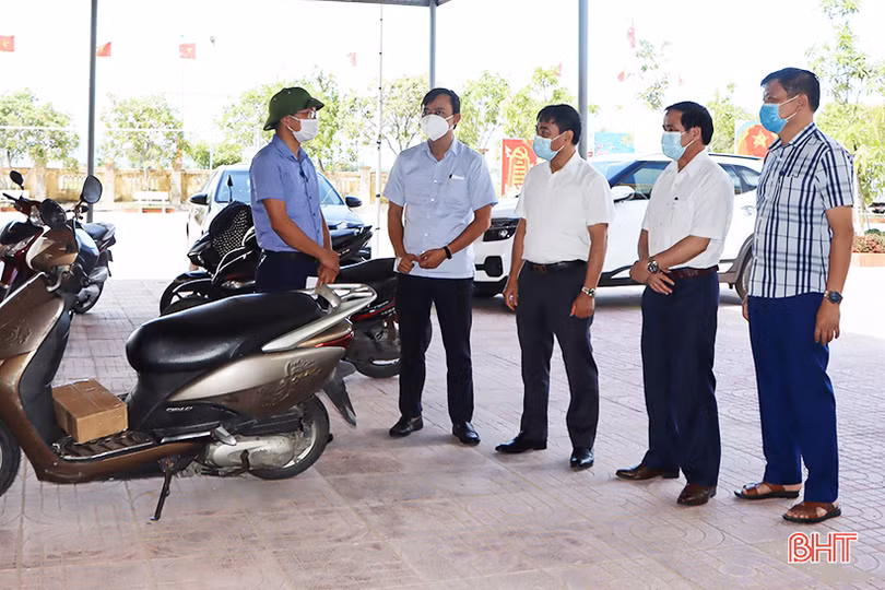 Lập chốt kiểm soát cửa ngõ ra vào Cẩm Xuyên để phòng dịch Covid-19