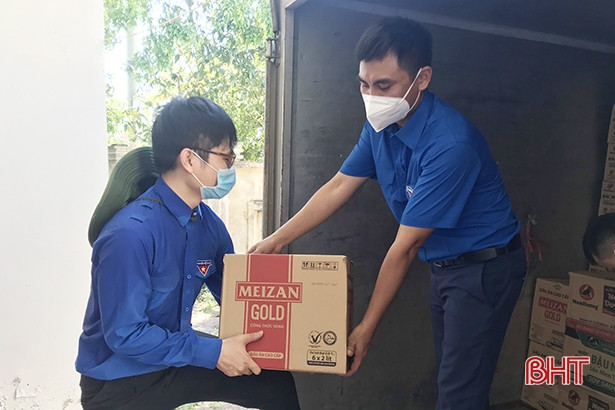 Tỉnh đoàn Hà Tĩnh tiếp nhận và phân bổ nhu yếu phẩm hỗ trợ phòng, chống dịch