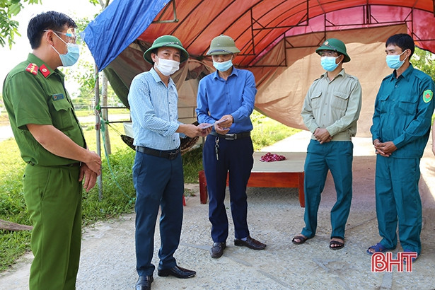 Vợ chồng cựu giáo chức Hà Tĩnh ủng hộ 5 triệu đồng phòng, chống dịch Covid-19