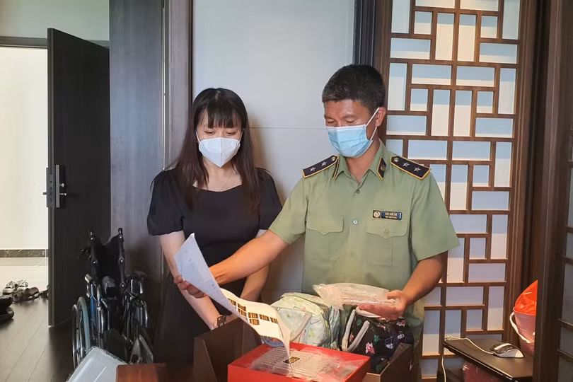 Bắt giữ lô đông trùng hạ thảo không rõ nguồn gốc lớn nhất từ trước đến nay tại Hà Nội