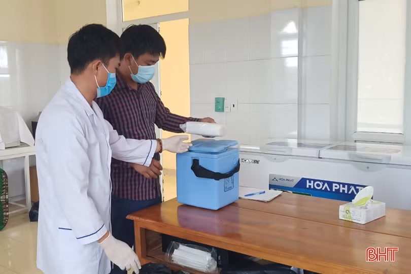 Người dân Hà Tĩnh đồng loạt đi xét nghiệm Covid-19 mở rộng từ nguồn xã hội hóa của doanh nghiệp