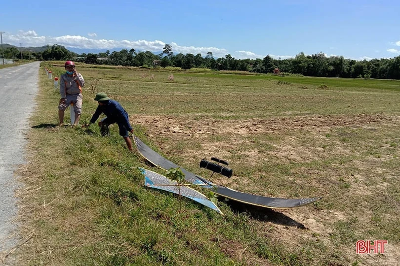 Hương Sơn: “Điệp khúc” mất điện vì nạn thả diều
