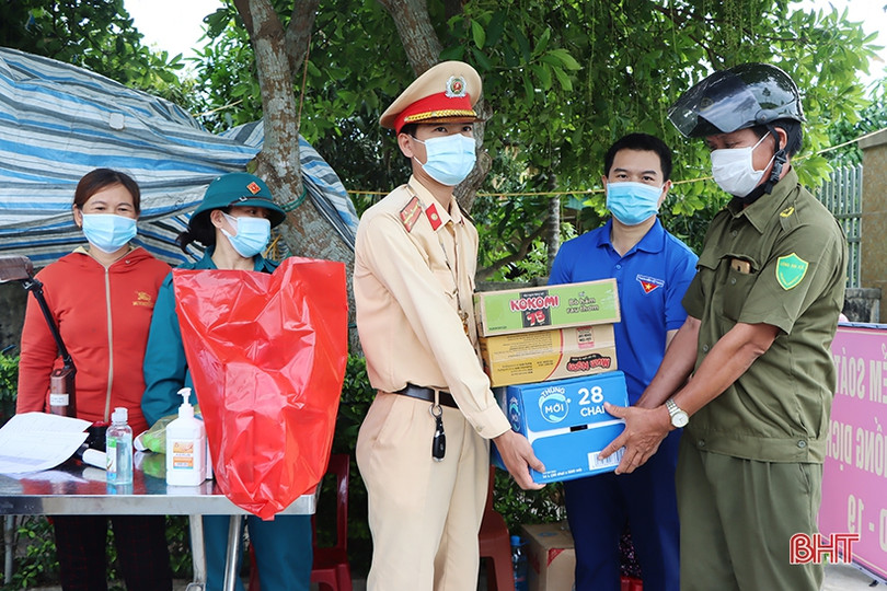 6 chốt gác Covid-19 ở Cẩm Xuyên tập trung cao, không để dịch xâm nhập