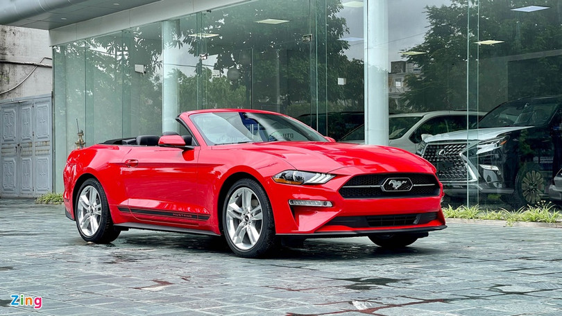Chi tiết Ford Mustang 2021 phiên bản mui trần tại Việt Nam