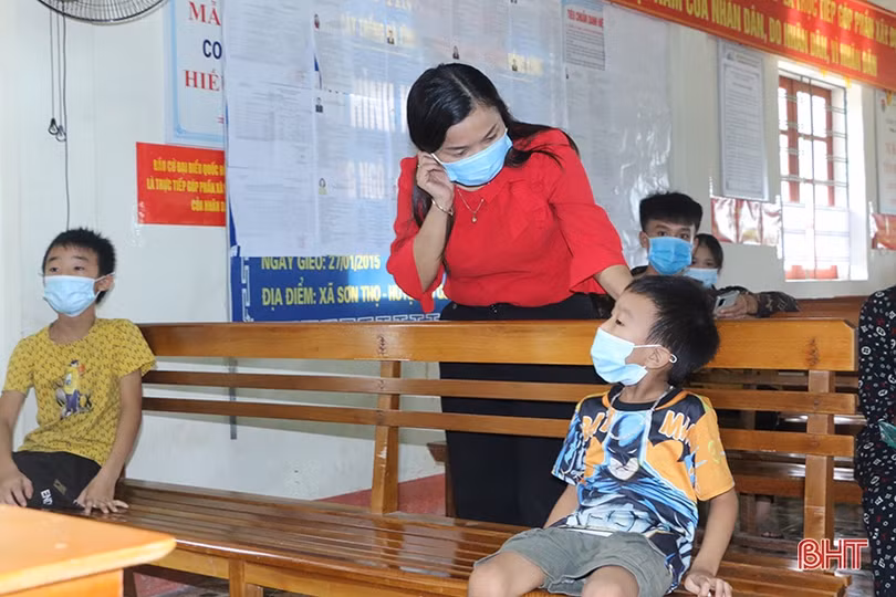 Người dân Hà Tĩnh đồng loạt đi xét nghiệm Covid-19 mở rộng từ nguồn xã hội hóa của doanh nghiệp