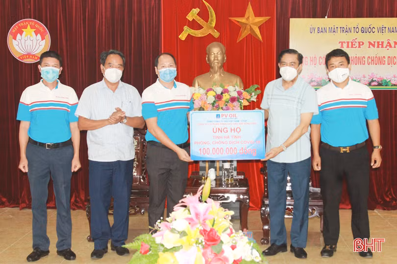 Tỉnh Bôlykhămxay và các doanh nghiệp hỗ trợ Hà Tĩnh phòng, chống dịch Covid-19