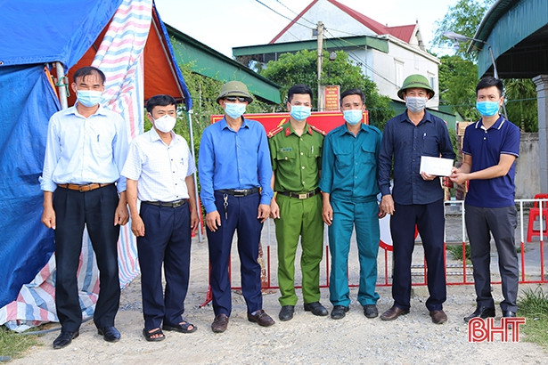 Vợ chồng cựu giáo chức Hà Tĩnh ủng hộ 5 triệu đồng phòng, chống dịch Covid-19