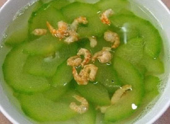 Trị mụn nhọt mùa hè bằng thức ăn thanh mát