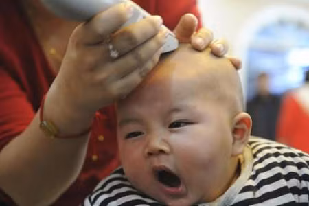 Mùa hè thời tiết khắc nghiệt, mẹ cần ghi nhớ 4 điều cấm kỵ khi chăm con nhỏ để con luôn khỏe mạnh