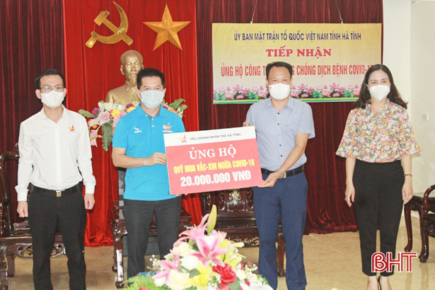 Thêm nhiều tổ chức, doanh nghiệp ủng hộ Hà Tĩnh phòng, chống dịch Covid-19