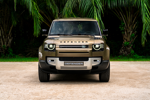 Land Rover Defender 90 mới ra mắt tại Việt Nam, giá từ 3,935 tỷ