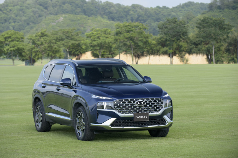 Hyundai Santa Fe 2021 đang có doanh số ấn tượng Hyundai Santa Fe thế hệ trước đang được giảm giá lên tới trăm triệu đồng