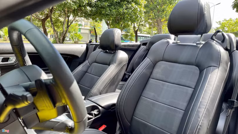 Chi tiết Ford Mustang 2021 phiên bản mui trần tại Việt Nam
